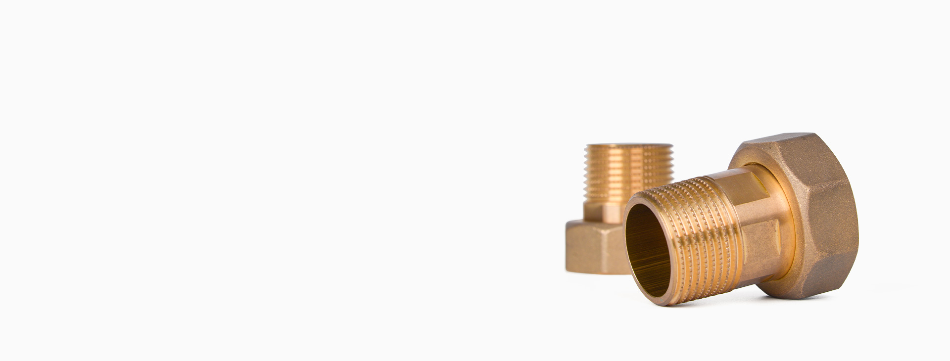 <h4>接口靈活適配<br></h4>
<p>適配各種不同型號(hào)水管，只需搭配相應(yīng)尺寸轉(zhuǎn)接頭即可連接不同尺寸水管。</p>