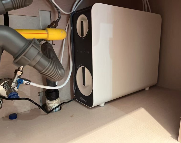 上海浦東新桃林小區(qū)客戶安裝案例 前置過(guò)濾器+RO反滲透凈水器